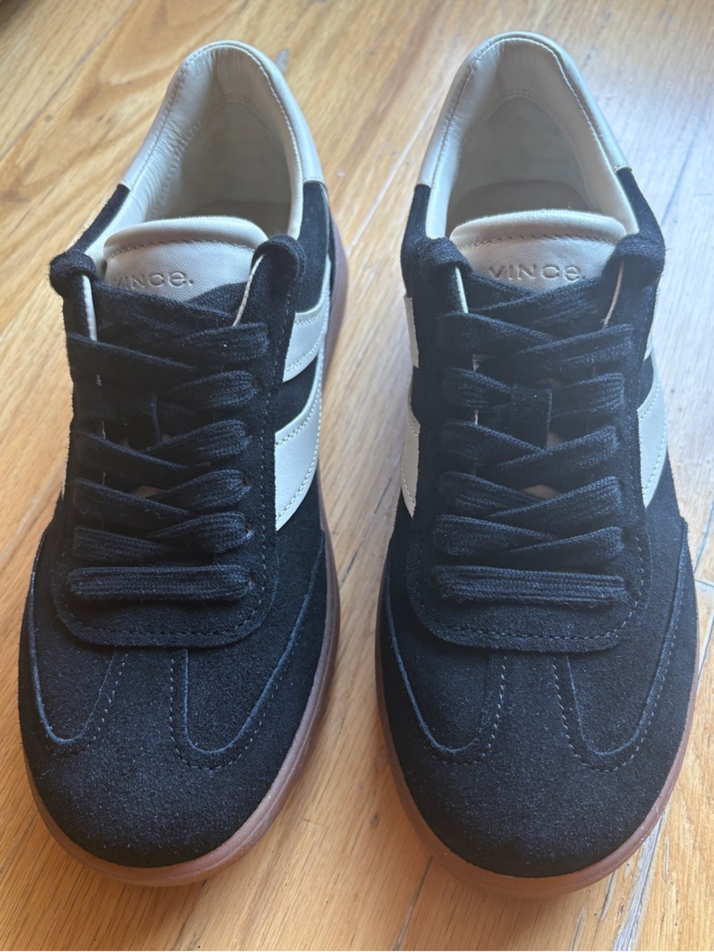 Vince Oasis Sneakers black suede Sz 6.5 - Picture 2 of 6